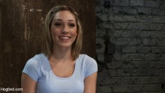 Lily LaBeau - Is that the hot blond from Gossip Girl | Picture (1)