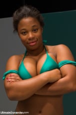Yasmine Loven - Unbelievable Welter Weight Match Mistress Kara v. Yasmine Loven | Picture (5)