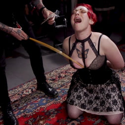 アナル熟女と巨乳ティーンサービスBDSM Swinger Orgy