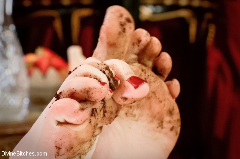 Aiden Starr - BONUS update! Bitchy Dirty Feet! | Picture (10)