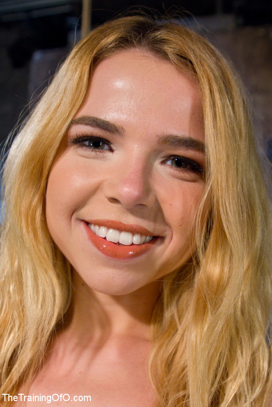 ハードボンデージで鍛えられたアナル・スリット：Alina West Day 2