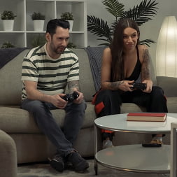 Tainted Love, Episode 3: Gamer Incubus