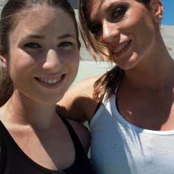Fitness Sex: Make Her Sweat, Make Her Cum with Machines