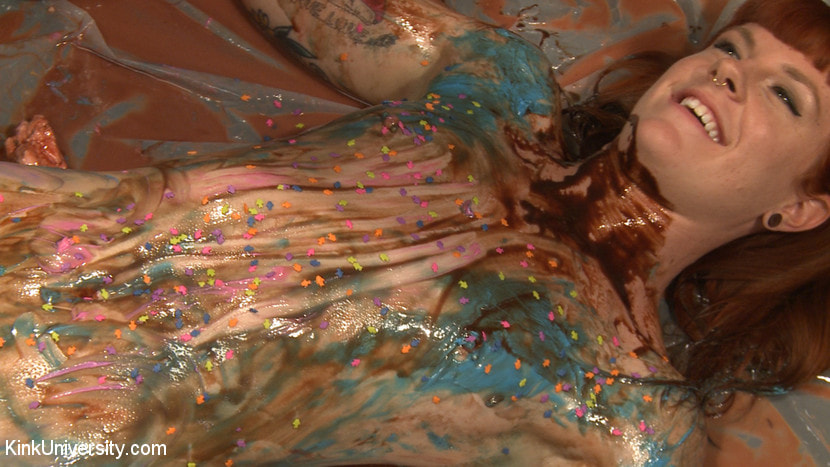 Sploshing: Sexy Sensation with Food for Play and Pain
