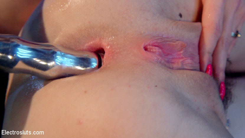 Bella Rossi Electrosexes 18 year old anal slut!