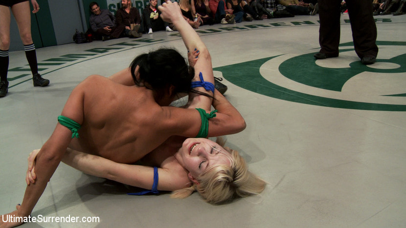 RD 2 of March's Live Tag Team Match: Totally non-scripted collegian style sexual lesbian wresting!