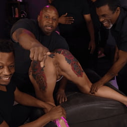 Brianna Dymond: Camgirl Gangbang!