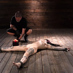Charlotte Sartre: Extreme Bondage