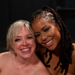 Begging: Dee Williams and Kira Noir