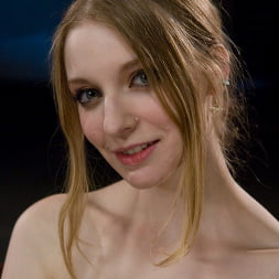 Amateur Casting Couch: Ela Darling on the box