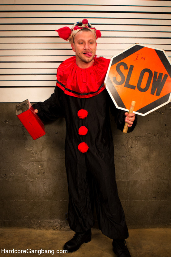 When Clowns Attack: FBI agent gets double anal and fisting!!