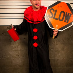 When Clowns Attack: FBI agent gets double anal and fisting!!