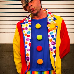 When Clowns Attack: FBI agent gets double anal and fisting!!