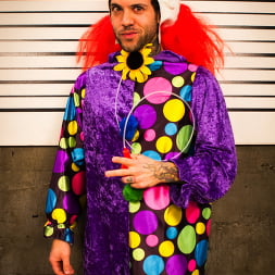 When Clowns Attack: FBI agent gets double anal and fisting!!