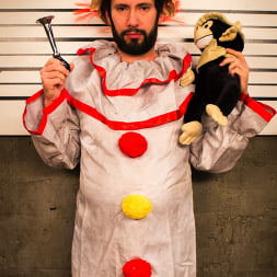 When Clowns Attack: FBI agent gets double anal and fisting!!