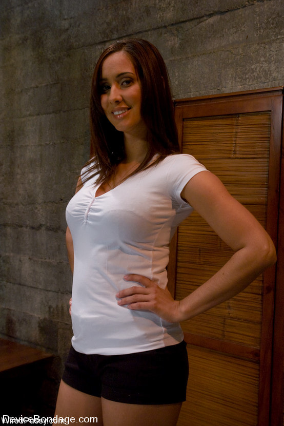 Alicia Stone, Sienna, and Isis Love Part 1 of 4 of the February Live Show.