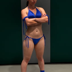 FEATERWEIGHTSの戦い！：TAG TEAMアクションで最も小さいホットレースラーが戦います！