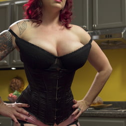 Impregnate me, Bull! My Husband doesn't measure up!