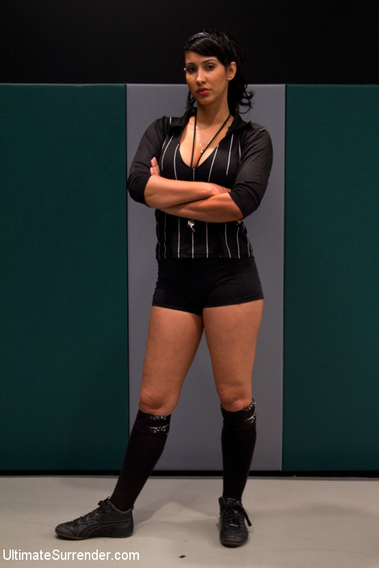 Former collegian cheerleader, takes on street tough rookie, in a non-scripted wrestling match.