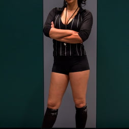 Former collegian cheerleader, takes on street tough rookie, in a non-scripted wrestling match.