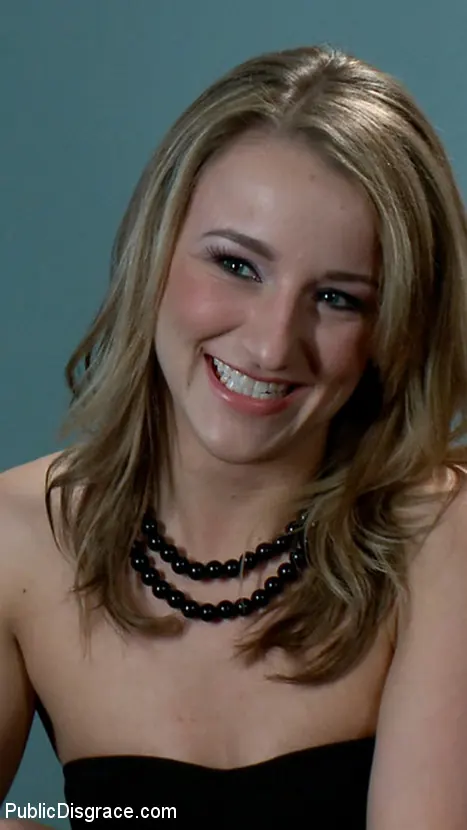 Jessie Cox - Hot Young Slut Used and Abused in the Kink.com Castle | Picture (16)