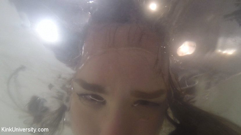 Deep Kissing and Bathtub Sex