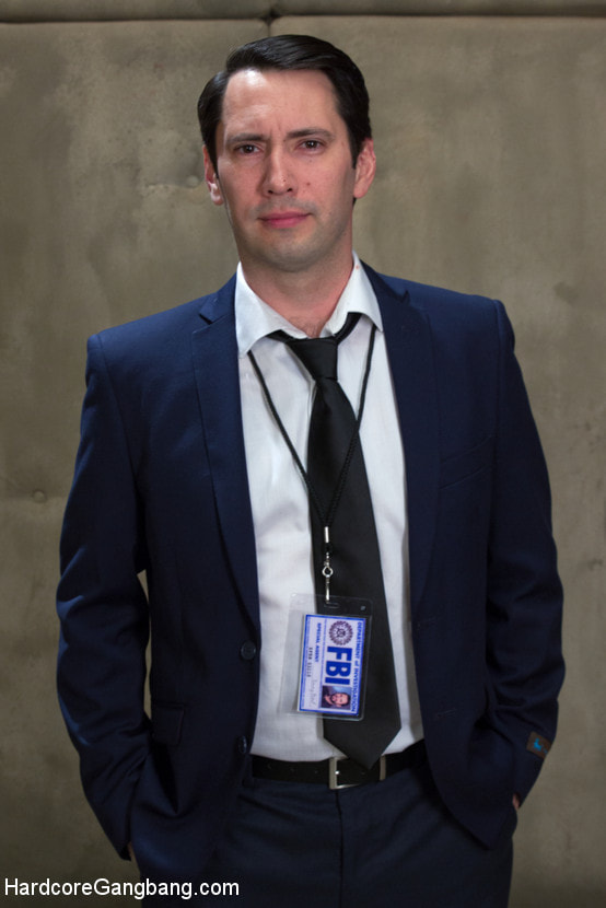 Mulder Loves Scully: A Sci Fi Gangbang