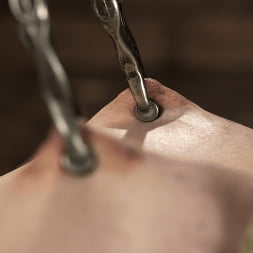 Pain Slut Flexes Her Abilities in Strict Bondage: Keira Croft