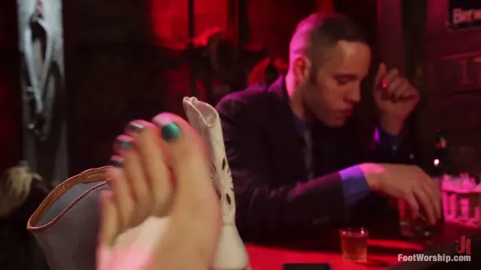 London Keyes in Honky Tonk Foot Bar: Whisky, Women, Mu ...