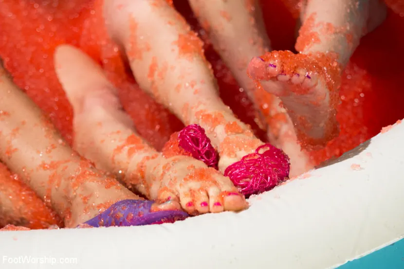 Lorelei Lee - Foot Fetish, Lesbian Footing, Jello and Sploshing!!!!! | Picture (14)