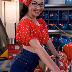 Retro Chick gets her mechanic to butt fuck her