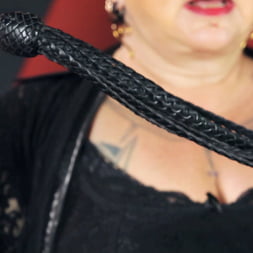 Sensual Flogging 101 - with Cleo Dubois