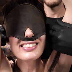 Olive Glass: Fucked in Bondage