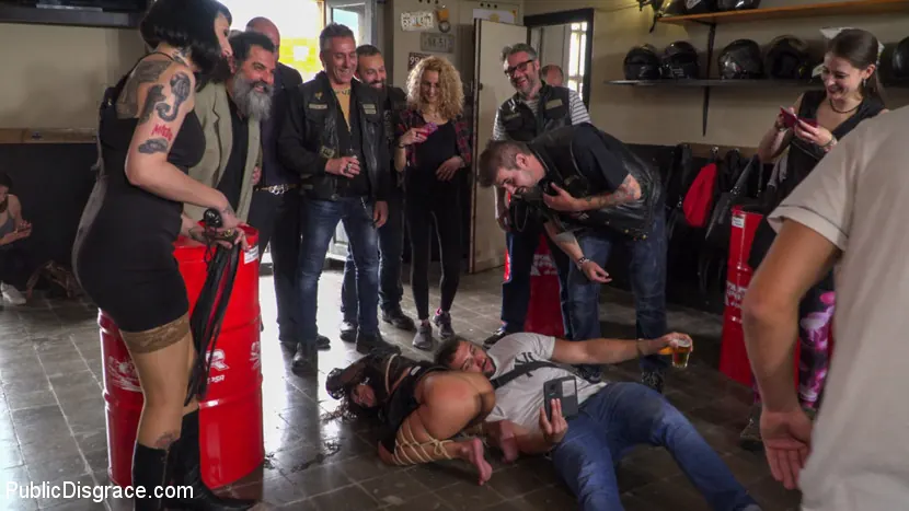 Oliver Pina - Fugitive Biker Bar Gets Serviced! - Part 2 | Picture (13)