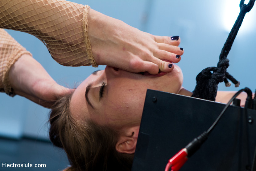 Riley Reid's Final Round of Electrosex