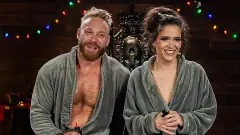 Victoria Voxxx - Divided We Beg, United We Peg | Picture (4)