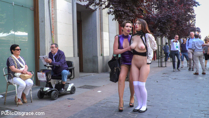 Zenda Sexy: Walk of Shame
